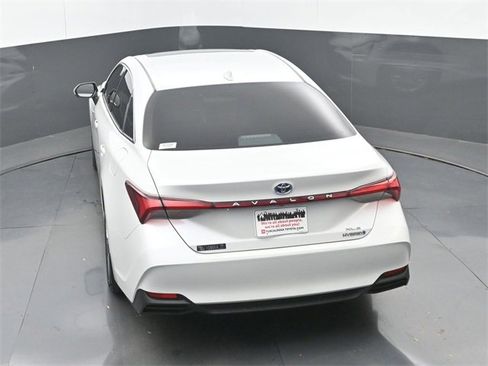 Used 2021 Toyota Avalon XLE image 33
