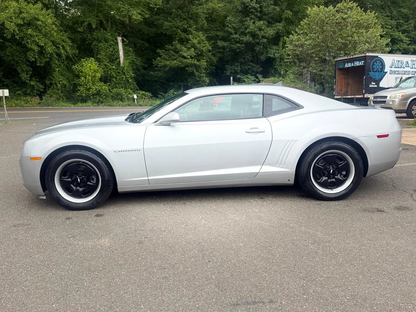 Used 2011 Chevrolet Camaro LS RWD image 4
