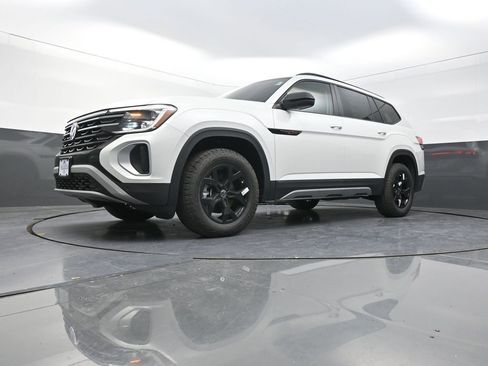New 2026 Volkswagen Atlas Peak Edition AWD/4WD image 24