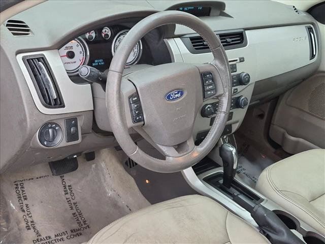 Used 2009 Ford Focus SEL FWD image 7