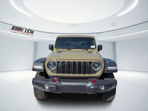 New 2026 Jeep Gladiator Rubicon w/ Safety Group AWD/4WD image 8