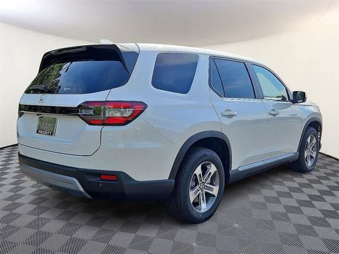 New 2025 Honda Pilot EX-L image 3