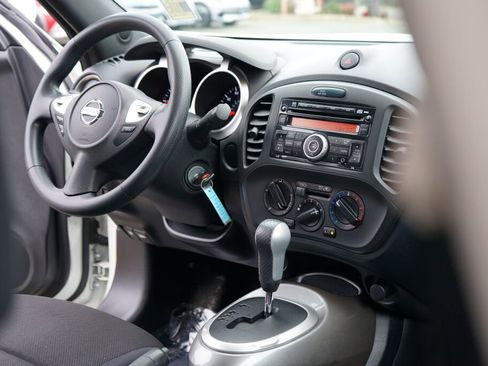 Used 2013 Nissan Juke S image 19