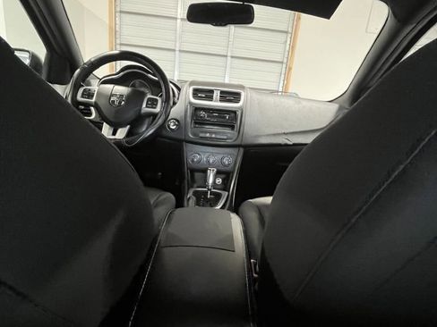 Used 2013 Dodge Avenger SXT image 9