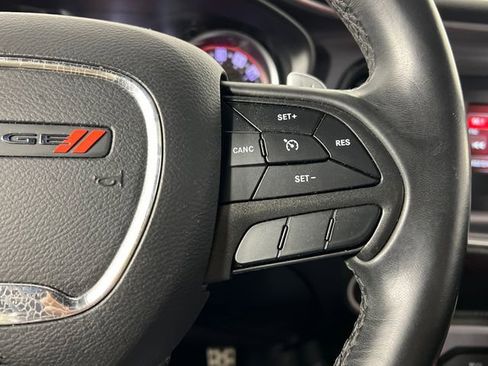 Used 2017 Dodge Challenger R/T image 27