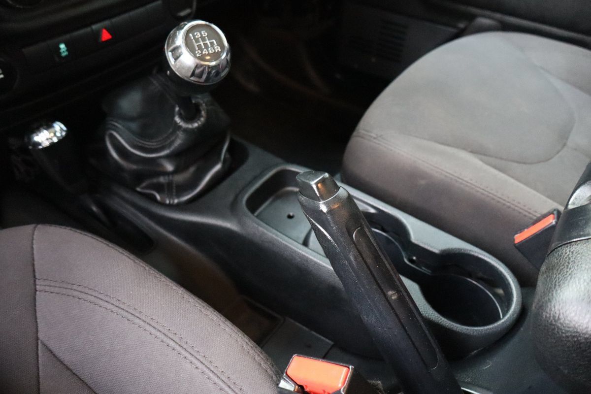 Used 2017 Jeep Wrangler Sport AWD/4WD image 15