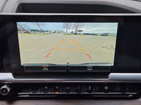 Used 2024 GMC Sierra 1500 SLT image 16