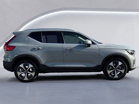 New 2025 Volvo XC40 B5 Core w/ Protection Package Premier image 3