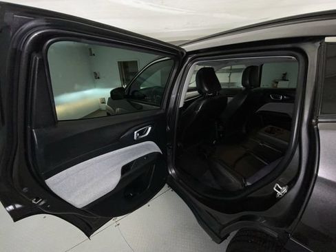 Used 2022 Jeep Compass Latitude AWD/4WD image 21