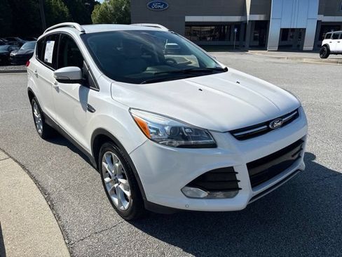 Used 2015 Ford Escape Titanium w/ Equipment Group 301A FWD image 2