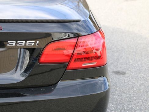Used 2013 BMW 335i Convertible image 8