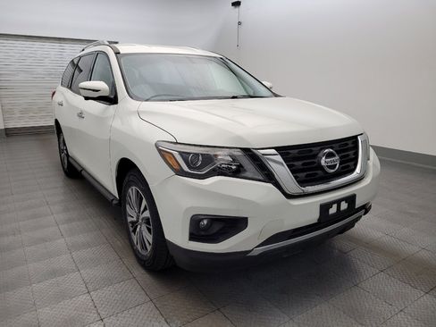 Used 2020 Nissan Pathfinder SL FWD image 13