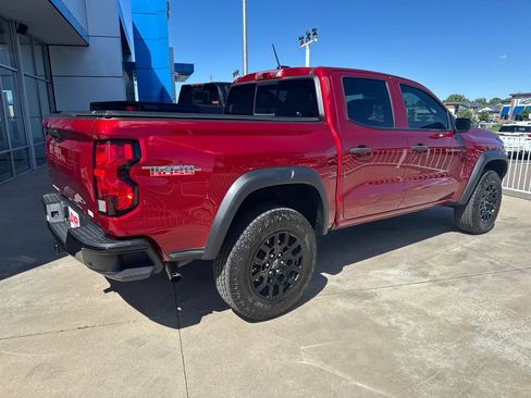 Used 2025 Chevrolet Colorado Trail Boss AWD/4WD image 5