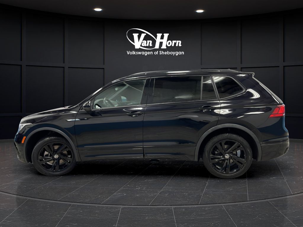 Used 2024 Volkswagen Tiguan SE R-Line AWD/4WD image 4
