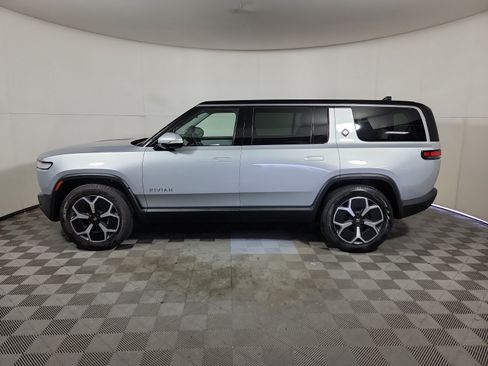 Used 2024 Rivian R1S Adventure AWD/4WD image 2