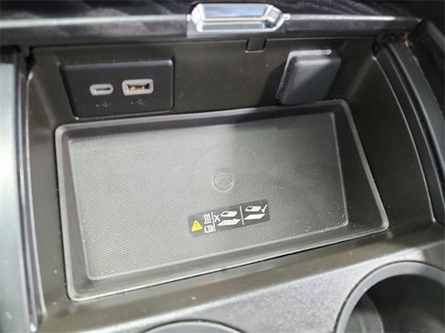 Used 2024 GMC Yukon Denali image 32