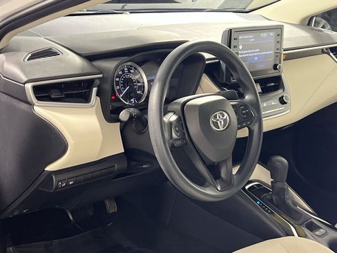 Used 2022 Toyota Corolla LE w/ LE Convenience Package FWD image 14