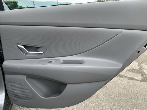 Used 2024 Hyundai Elantra SEL FWD image 31