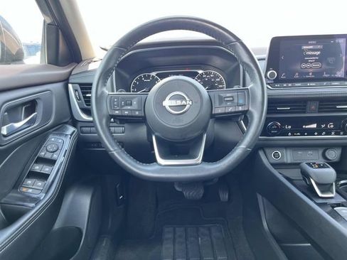 Used 2023 Nissan Rogue SV w/ SV Premium B Package FWD image 14
