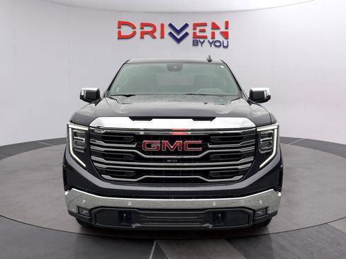 Used 2024 GMC Sierra 1500 SLT w/ SLT Premium Plus Package AWD/4WD image 9