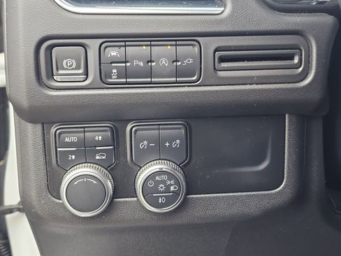 Used 2021 GMC Yukon SLT image 16