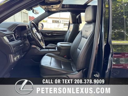 Used 2021 GMC Yukon XL Denali w/ Denali Premium Package AWD/4WD image 29