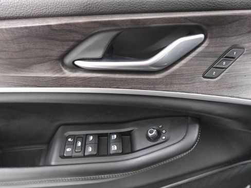 Used 2021 Jeep Grand Cherokee L Limited image 8