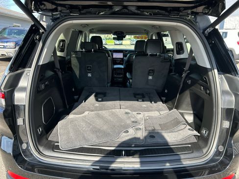 Used 2023 Jeep Grand Cherokee L Limited w/ Luxury Tech Group II AWD/4WD image 30