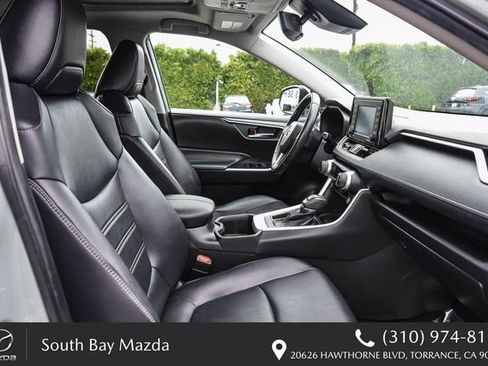 Used 2022 Toyota RAV4 XLE Premium w/ Carpet Mat Package (TMS) FWD image 16