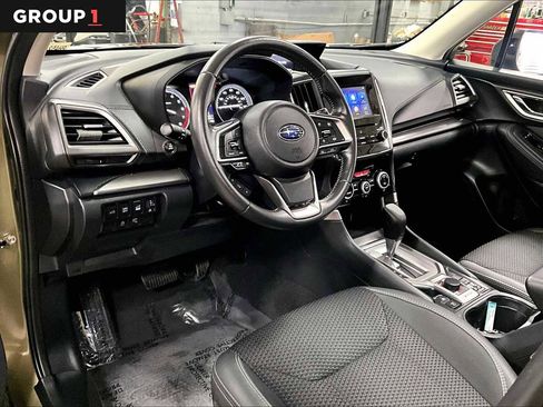 Used 2023 Subaru Forester Premium image 18