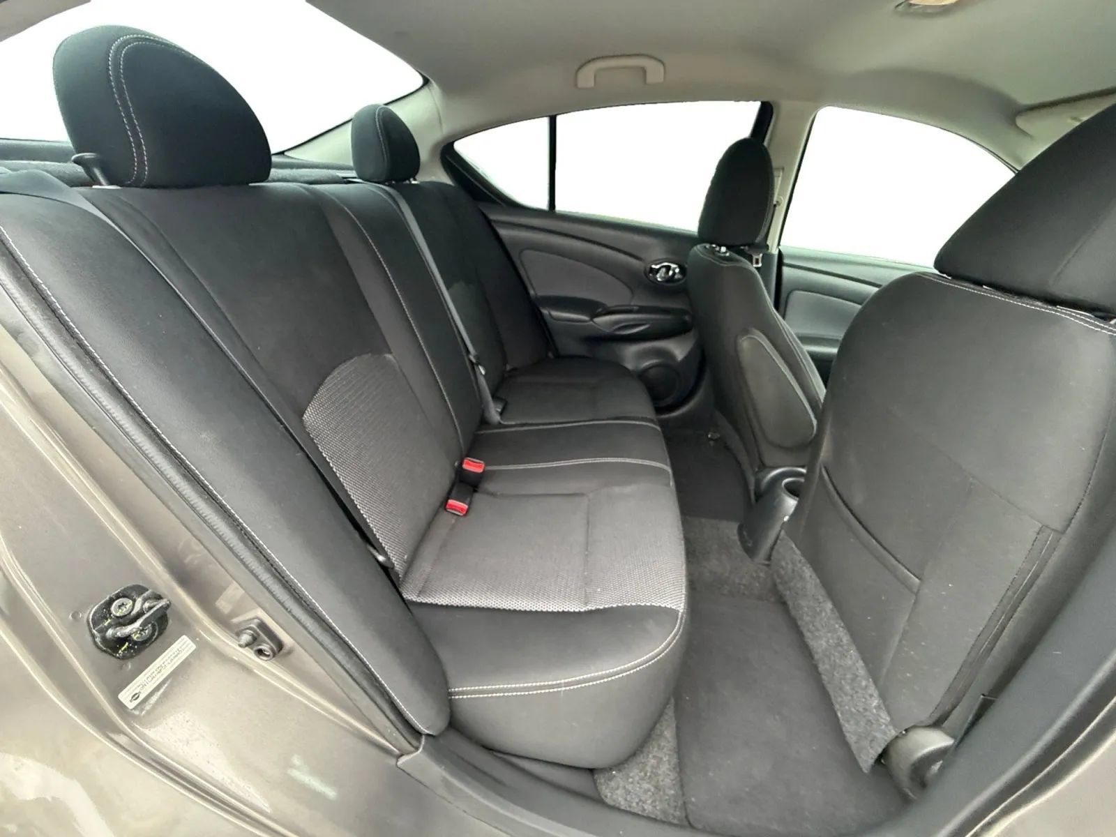 Used 2015 Nissan Versa SV FWD image 16