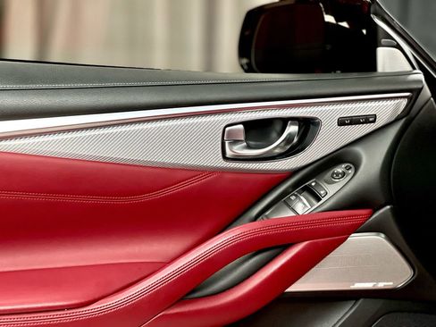 Used 2017 INFINITI Q60 Red Sport 400 image 36