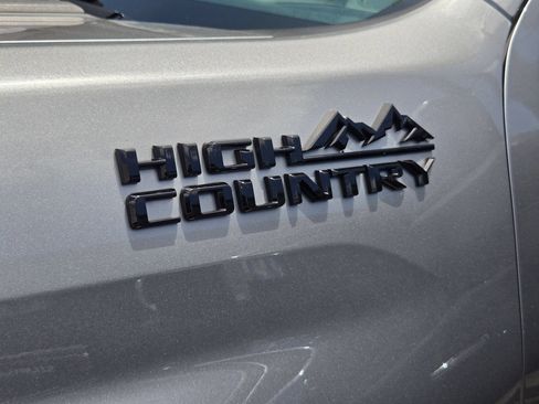 Certified 2024 Chevrolet Silverado 2500 High Country w/ High Country Premium Package AWD/4WD image 7