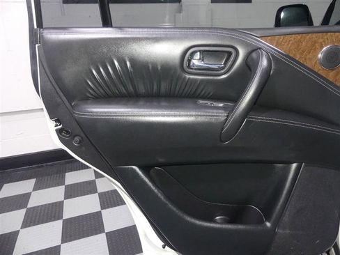 Used 2017 INFINITI QX80 4WD w/ Driver Assistance Package image 26