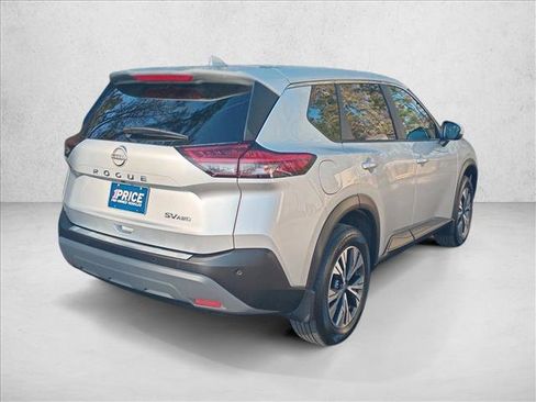 Used 2023 Nissan Rogue SV image 5