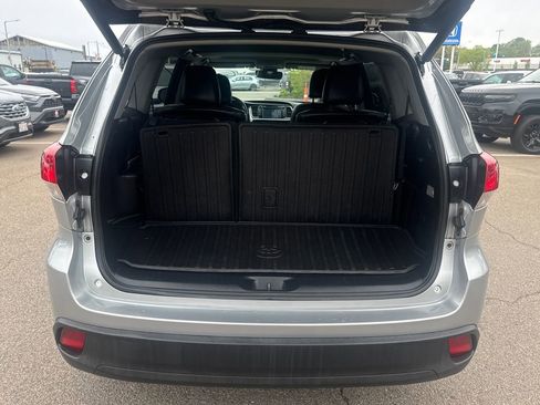 Used 2017 Toyota Highlander XLE AWD/4WD image 7