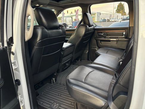 Used 2017 RAM 1500 Laramie w/ Convenience Group image 18