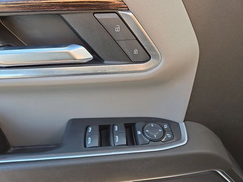 Used 2022 GMC Sierra 1500 SLE image 11