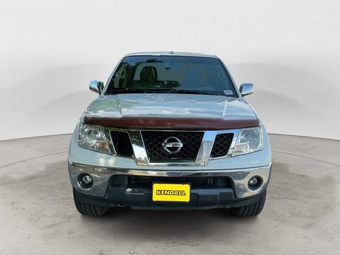 Used 2013 Nissan Frontier SL w/ Moonroof Pkg AWD/4WD image 2