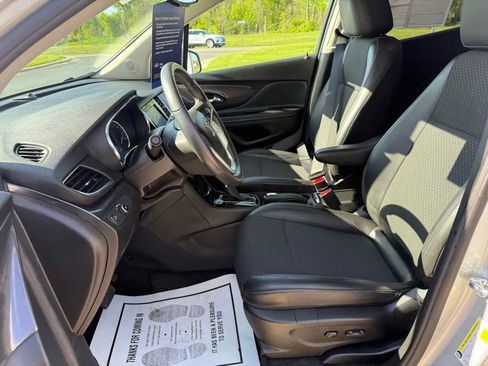 Used 2022 Buick Encore Preferred w/ Safety Package AWD/4WD image 19