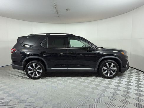 Used 2023 Honda Pilot Touring image 8
