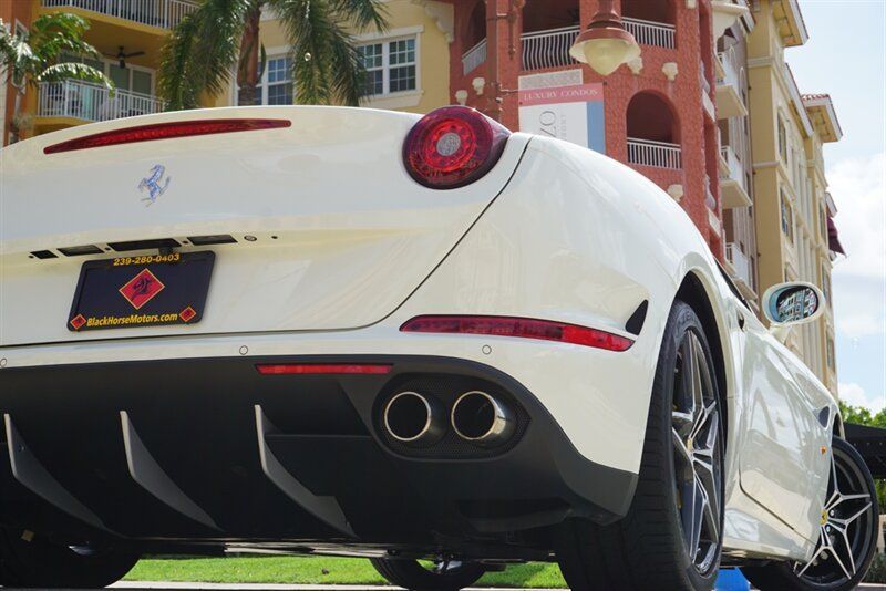 Used 2017 Ferrari California T RWD image 44