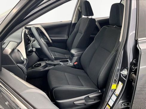 Used 2018 Toyota RAV4 LE image 25