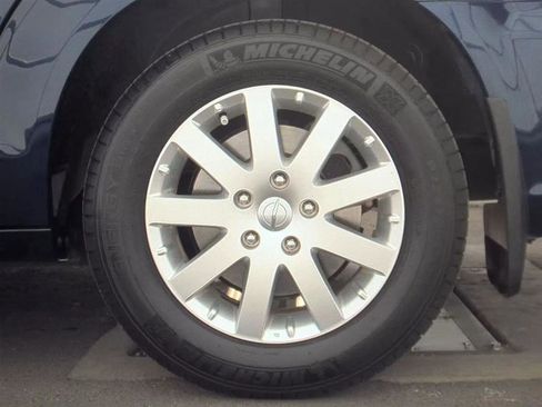 Used 2013 Chrysler Town & Country Touring image 12