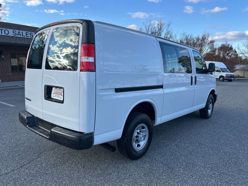 Used 2019 Chevrolet Express 2500 w/ Driver Convenience Package image 7