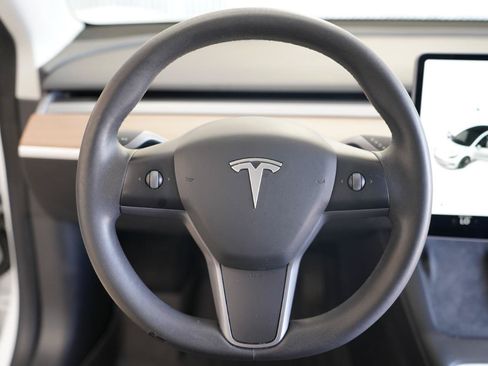Used 2021 Tesla Model 3 Standard Range Plus RWD image 12