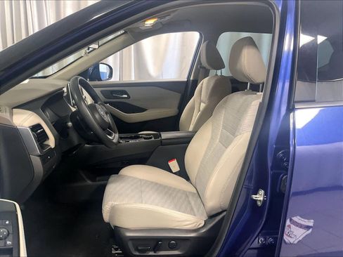 Used 2021 Nissan Rogue SV image 10