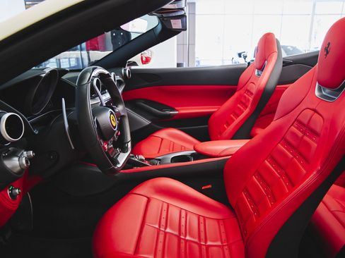 Used 2023 Ferrari Portofino M image 28