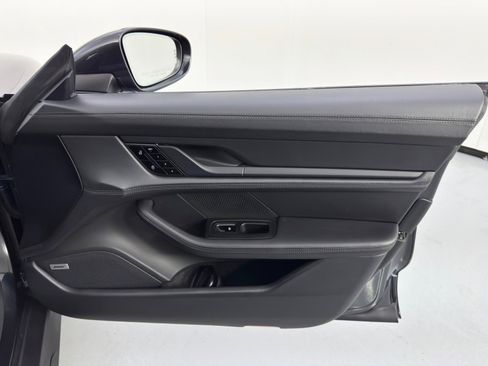 Used 2020 Porsche Taycan Turbo image 47