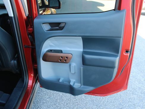 Used 2022 Ford Maverick Lariat w/ Lariat Luxury Package FWD image 15
